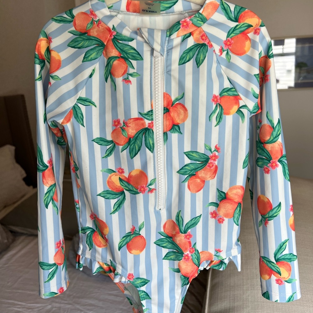 Old Navy, 3T, SPF 50 girl’s bathing suit